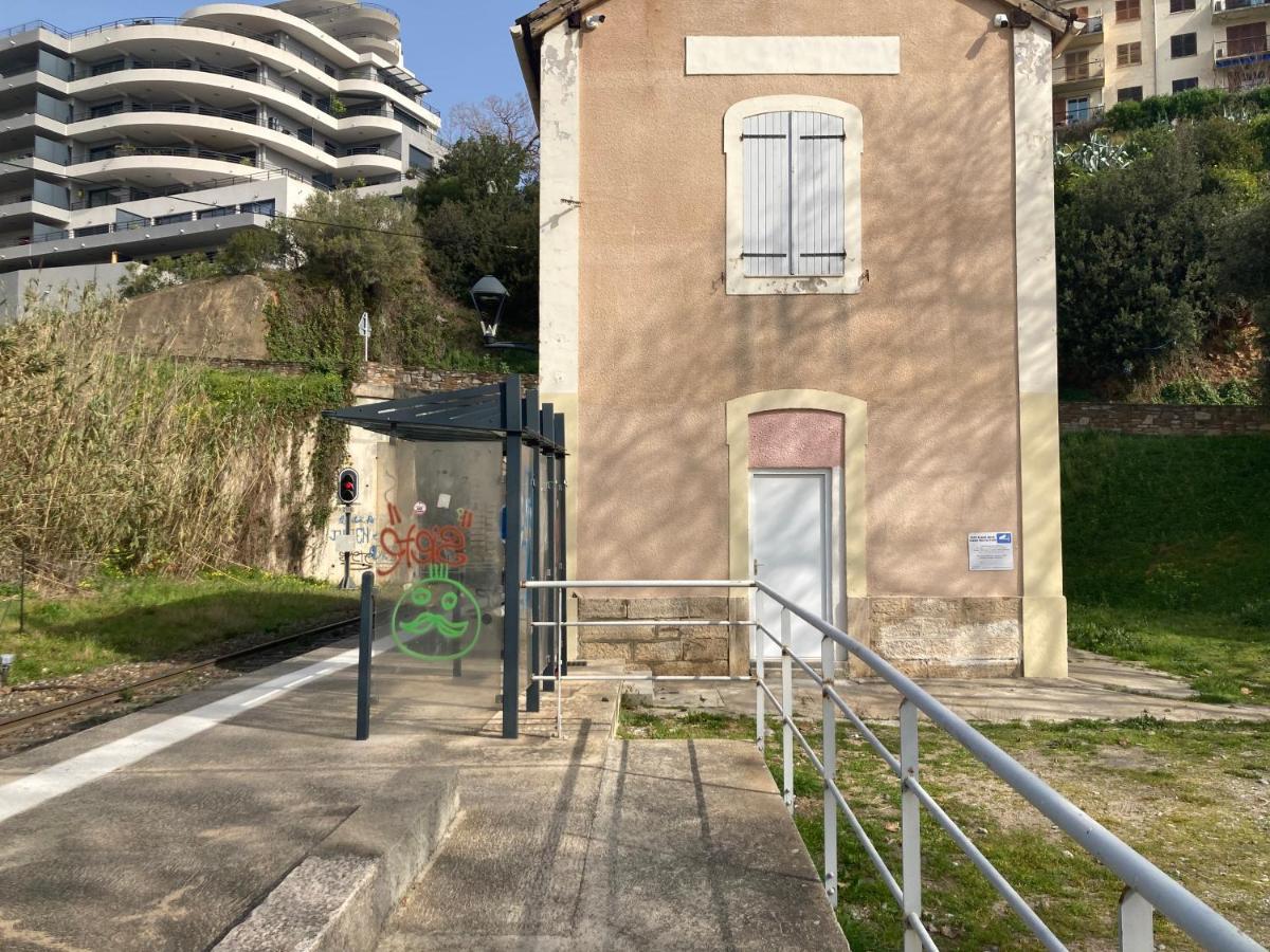 בסטיה Mountain View & Sea View Location Chambre Individual 1 Sur 3 Chambres Dispo Avec Climes Mais Salle De Bain Et Salon En Commune מראה חיצוני תמונה