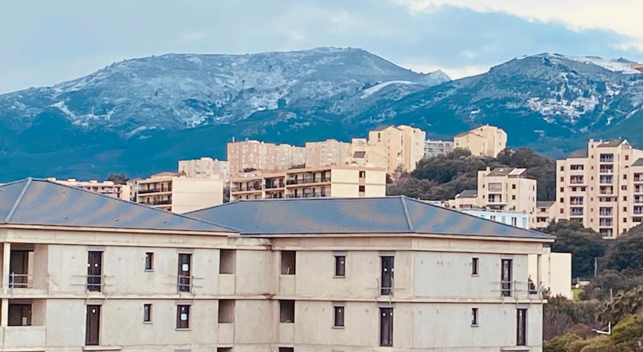 בסטיה Mountain View & Sea View Location Chambre Individual 1 Sur 3 Chambres Dispo Avec Climes Mais Salle De Bain Et Salon En Commune מראה חיצוני תמונה